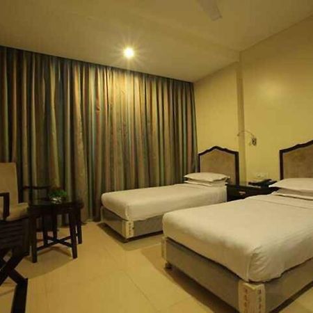 Hotel Ashoka, Pune Yerandwane المظهر الخارجي الصورة